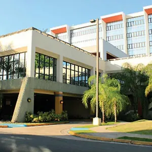 Howard Johnson By Wyndham Centro Cardiovascular San Juan